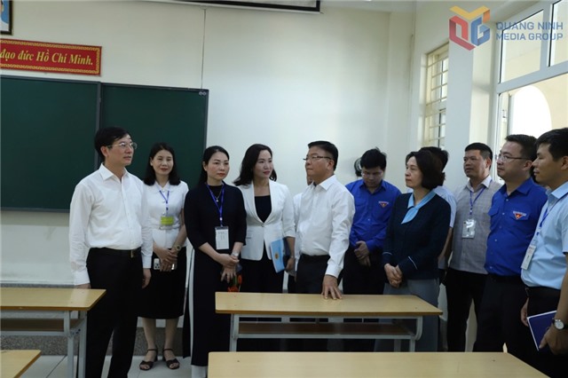 Phó Thủ tướng Lê Thành Long kiểm tra công tác chuẩn bị thi tốt nghiệp THPT tại Quảng Ninh