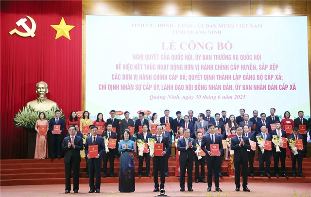 Phường Uông Bí dự Lễ công bố các Quyết định về thực hiện mô hình chính quyền địa phương 2 cấp trên địa bàn tỉnh Quảng Ninh