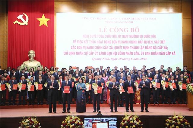 Phường Vàng Danh dự hội nghị trực tuyến công bố các quyết định về thực hiện mô hình chính quyền địa phương 2 cấp tại tỉnh Quảng Ninh