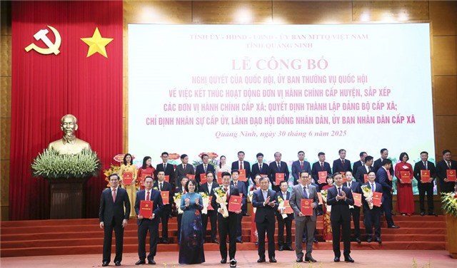 Đơn vị hành chính mới phường Yên Tử tham dự trực tuyến Lễ công bố các quyết định về thực hiện mô hình chính quyền địa phương 2 cấp tại tỉnh Quảng Ninh 