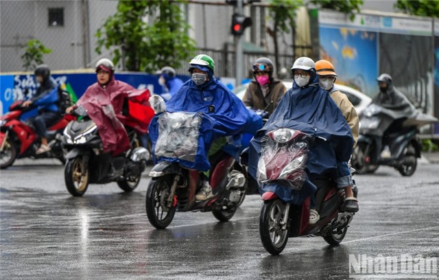 Thời tiết ngày 1/7: Nhiều nơi trên cả nước tiếp tục có mưa dông