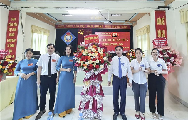 Đại hội Chi bộ Trường THPT Hồng Đức nhiệm kỳ 2025-2030 