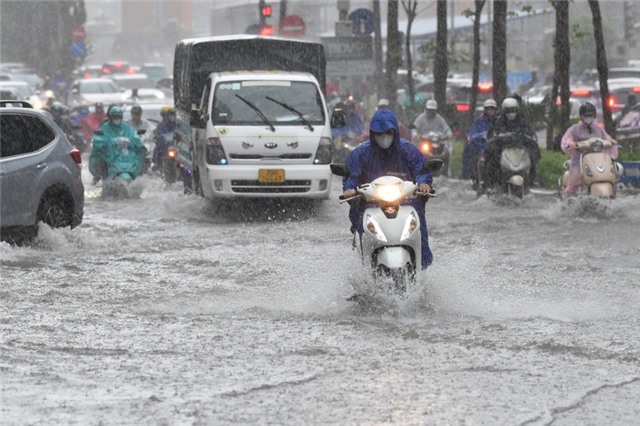 Thời tiết ngày 11/7: Bắc Bộ mưa to đến rất to, Nam Bộ mưa dông vào chiều tối