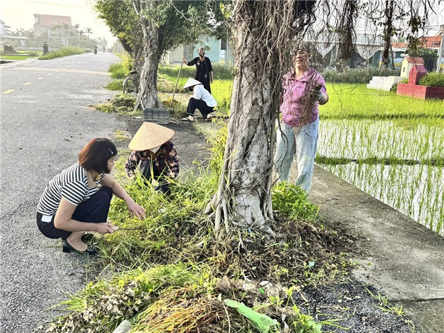 Hội LHPN và Hội Nông dân phường Uông Bí phát động phong trào “Ngày Chủ nhật xanh”