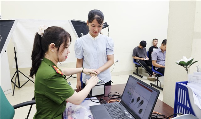 Công an phường Uông Bí: Bước đầu khẳng định hiệu quả hoạt động của mô hình mới trong phục vụ Nhân dân