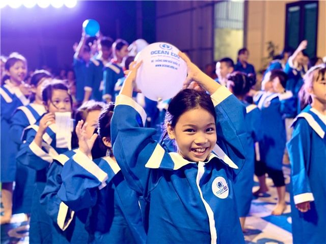 Sôi nổi chương trình “Fun with English” tại khu 8 Thanh Sơn