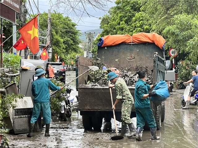 Phường Uông Bí sẽ tổ chức ra quân dọn vệ sinh môi trường, khắc phục các vị trí có nguy cơ ngập úng trên địa bàn trong các ngày 26 - 27/7