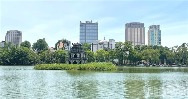 Thời tiết ngày 30/7: Bắc Bộ nắng nóng gay gắt, Nam Bộ có mưa rào