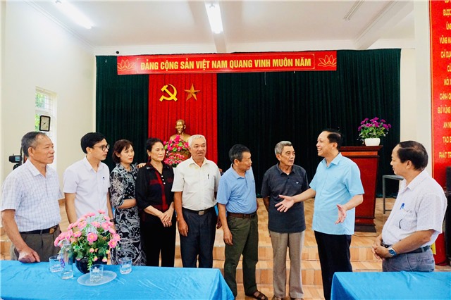 Bí thư Đảng ủy, Chủ tịch HĐND phường Uông Bí dự sinh hoạt Chi bộ khu Thanh Sơn 5