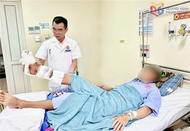 Nối thành công cẳng chân gần đứt rời cho người bệnh