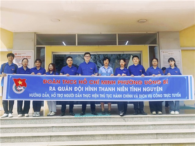 Trên 100 lượt đoàn viên thanh niên Uông Bí được huy động hỗ trợ người dân làm thủ tục hành chính
