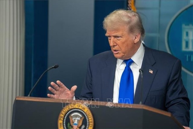 Tổng thống Mỹ khẳng định không lùi thời hạn áp thuế quan