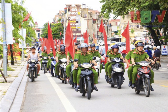 Phường Uông Bí ra quân đợt cao điểm tấn công, trấn áp tội phạm, bảo vệ an ninh phục vụ Đại hội Đảng các cấp