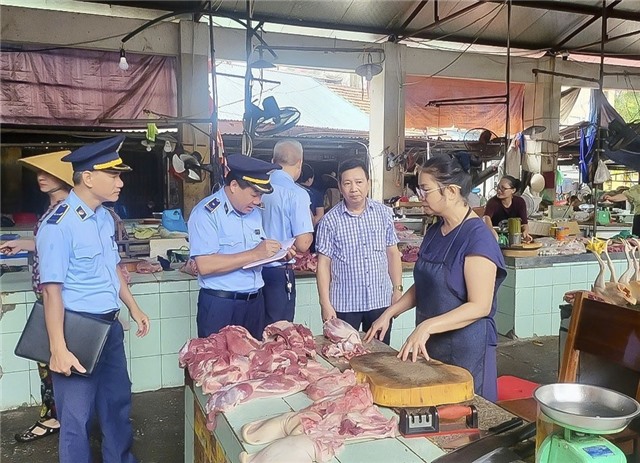 Phường Uông Bí tiếp tục triển khai kế hoạch tổng rà soát, đấu tranh xử lý vi phạm pháp luật về an toàn thực phẩm