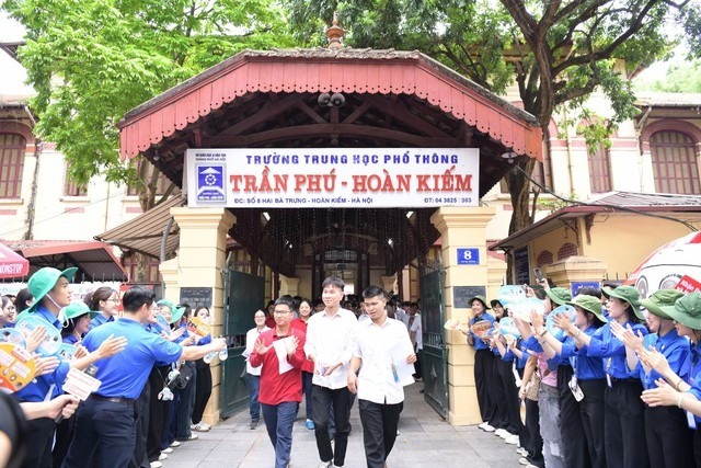 Sau khi biết điểm chuẩn, thí sinh cần làm gì để chắc chắn trúng tuyển?