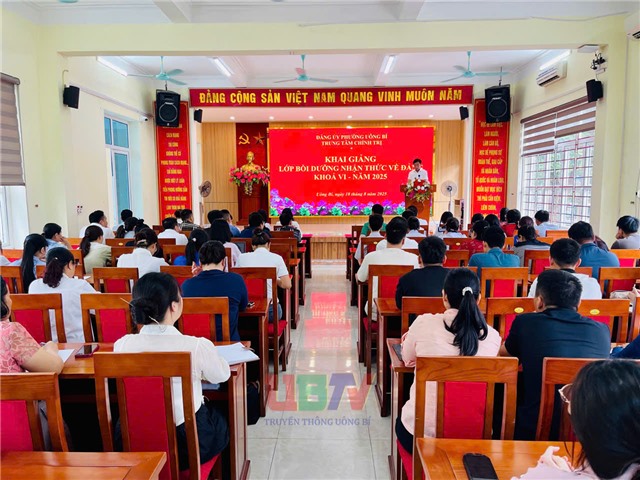 Khai giảng lớp bồi dưỡng nhận thức về Đảng khóa VI năm 2025 