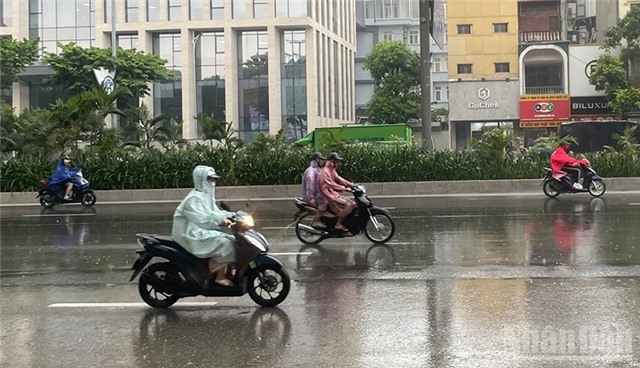 Thời tiết ngày 20/8: Bắc Bộ, Nam Bộ có mưa rào và dông