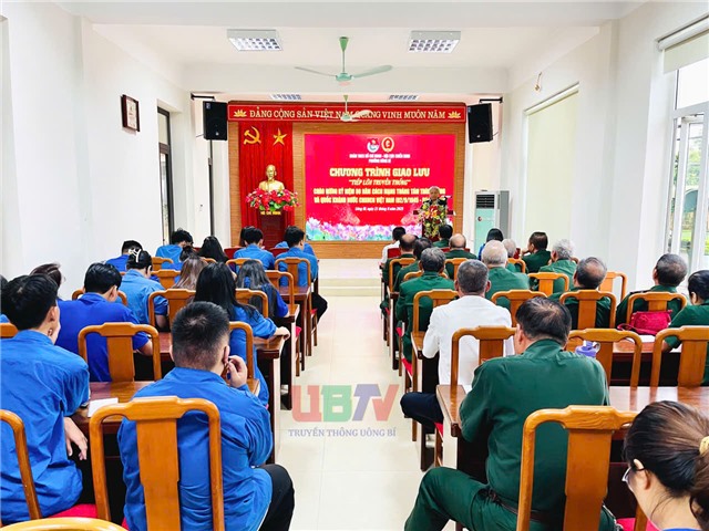 Đoàn TNCS Hồ Chí Minh - Hội Cựu chiến binh phường Uông Bí tổ chức Chương trình giao lưu “Tiếp lửa truyền thống”