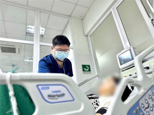 Cảnh báo nhiều bệnh nhân mắc sốt rét ác tính khi trở về từ nước ngoài