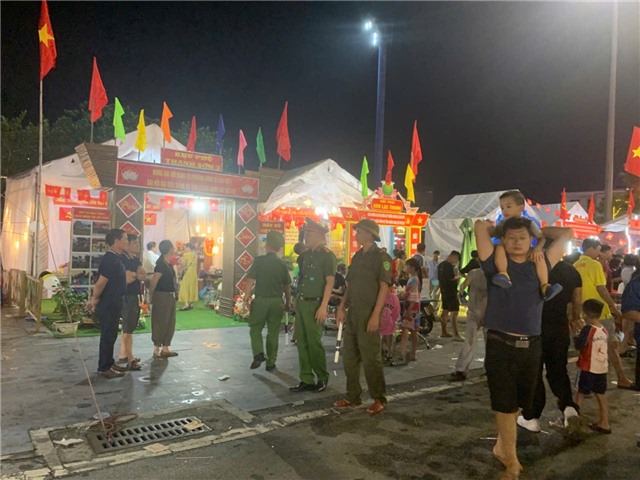 Công an phường Uông Bí bảo đảm an ninh trật tự Hội trại Đoàn kết năm 2025 và Chương trình nghệ thuật “Mãi mãi niềm tin theo Đảng”