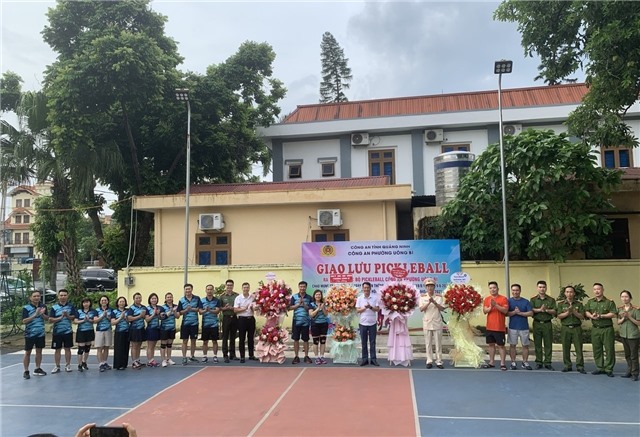 Công an phường Uông Bí tổ chức ra mắt Câu lạc bộ Pickleball