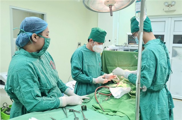 Cứu sống bé trai 4 tuổi bị tai nạn giao thông nghiêm trọng