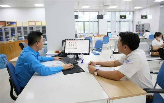 Phấn đấu hết năm 2025, 100% thủ tục hành chính đủ điều kiện cung cấp dịch vụ công trực tuyến toàn trình