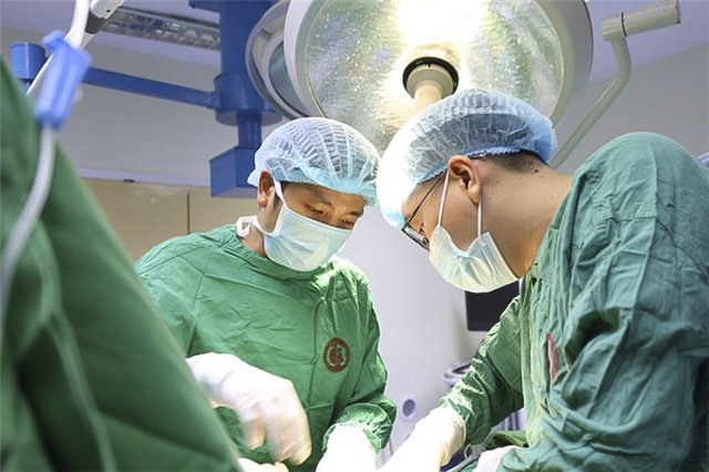 Thực hiện thành công ca ghép thận thứ 4, Bệnh viện Việt Nam - Thụy Điển Uông Bí khẳng định năng lực làm chủ kỹ thuật chuyên sâu, mở rộng cơ hội điều trị cho người bệnh suy thận
