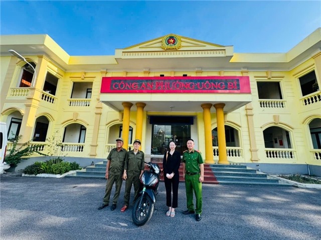 Công an phường Uông Bí nhanh chóng thu hồi tài sản bị trộm cắp, trao trả cho người bị hại