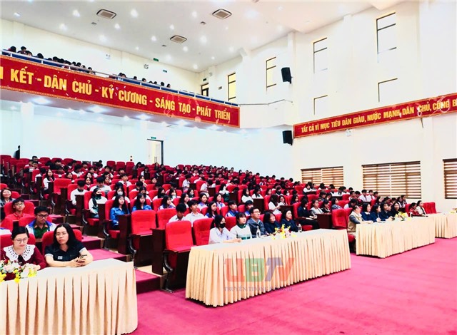 Phường Uông Bí hướng dẫn cài đặt, sử dụng Zalo Mini App “Uông Bí S” cho 350 giáo viên, học sinh