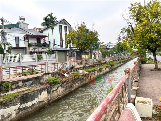 Yêu cầu các hộ dân dọc tuyến kênh thải nước làm mát Nhà máy Nhiệt điện Uông Bí khẩn trương vệ sinh môi trường, trả lại hành lang kênh