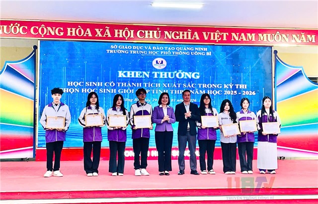 Trường THPT Uông Bí sơ kết học kỳ I năm học 2025-2026 