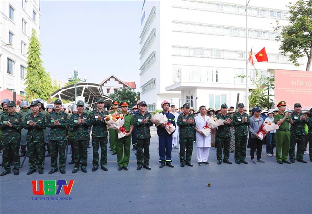 Diễn tập thực binh xử trí tình huống giải tán tập trung đông người khiếu kiện gây rối an ninh, trật tự năm 2026