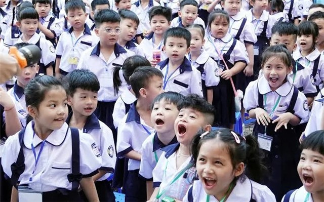 Phó Thủ tướng yêu cầu không sắp xếp trường học cơ học, cào bằng