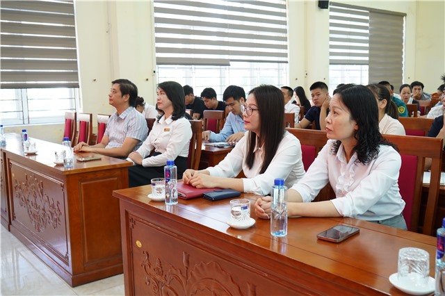 Khai giảng lớp bồi dưỡng lý luận chính trị cho đảng viên mới khóa V năm 2026