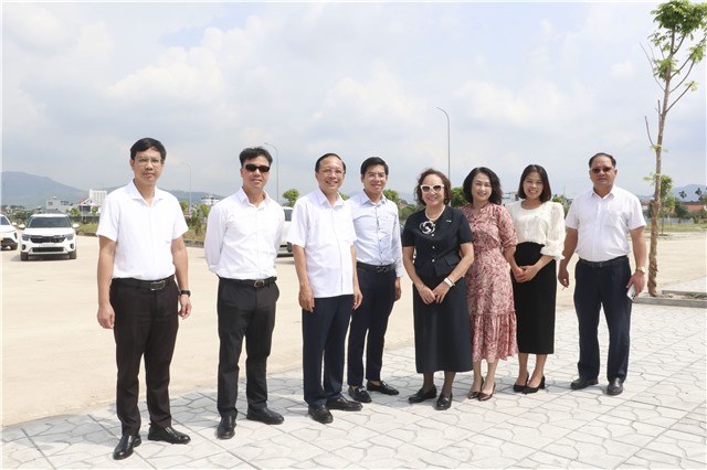 Thường trực Đảng ủy phường Uông Bí làm việc với MM Mega Market Việt Nam về nghiên cứu đầu tư trên địa bàn