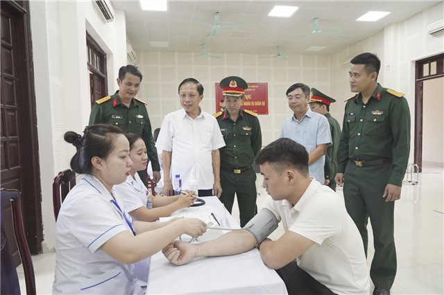 Phường Uông Bí sơ tuyển nghĩa vụ quân sự năm 2027 ghi nhận mức tăng tiến rõ rệt về cả trình độ văn hóa lẫn thể lực 