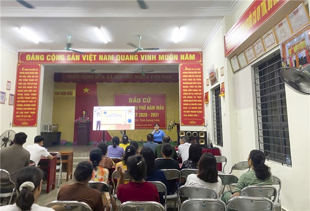 BHXH cơ sở Uông Bí tăng cường tư vấn trực tiếp chính sách BHXH, BHYT