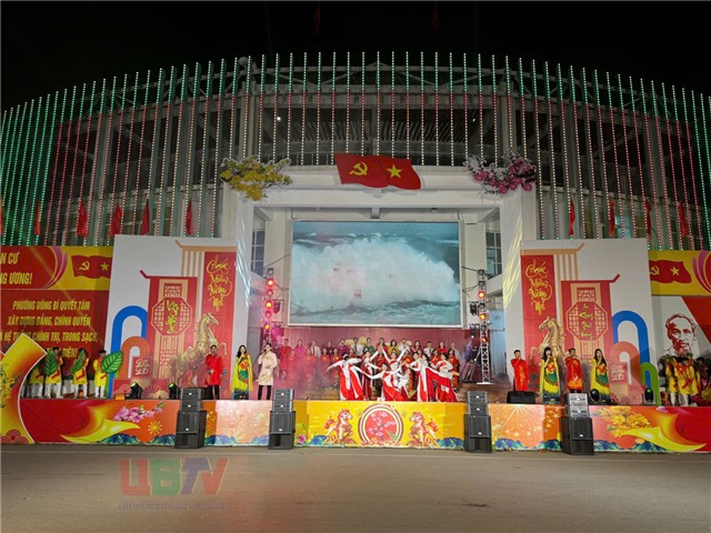 Rực rỡ chương trình văn nghệ chào năm mới Bính Ngọ 2026 tại phường Uông Bí