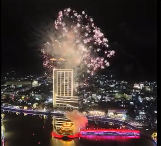 Mãn nhãn màn pháo hoa đón giao thừa phường Uông Bí năm 2026