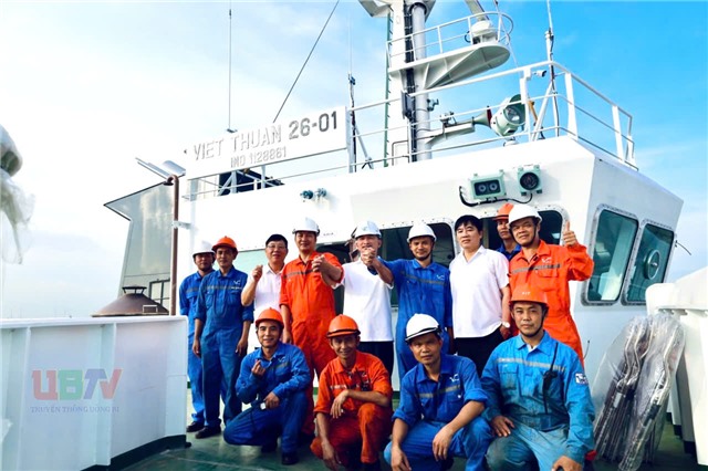 Khí thế lao động, sản xuất ngày đầu năm mới tại Uông Bí 