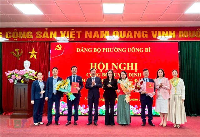 Công bố quyết định tiếp nhận Chi bộ Ngân hàng TMCP Công thương Việt Nam – Chi nhánh Uông Bí và công tác cán bộ