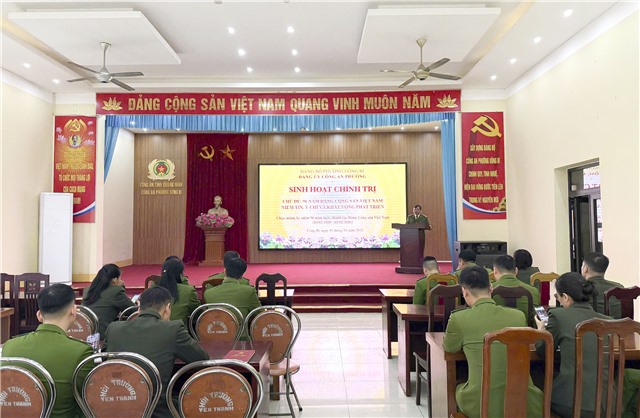 Công an phường Uông Bí tổ chức sinh hoạt chính trị kỷ niệm 96 năm Ngày thành lập Đảng Cộng sản Việt Nam