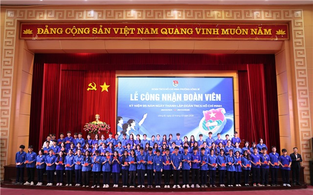 Phường Uông Bí: 526 thanh niên ưu tú được công nhận đoàn viên mới – lớp đoàn viên 95 năm ngày thành lập Đoàn TNCS Hồ Chí Minh (26/3/1931 – 26/3/2026) 
