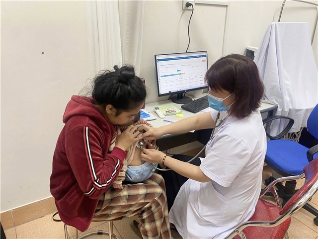 Phường Uông Bí hoàn thành kế hoạch tiêm chủng mở rộng của tháng 3