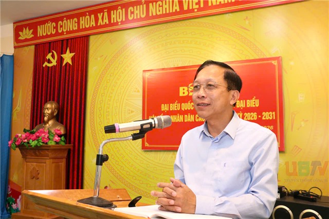 Đồng chí Nguyễn Chiến Thắng – Bí thư Đảng ủy, Chủ tịch HĐND phường dự sinh hoạt chi bộ thường kỳ khu Thanh Sơn 8