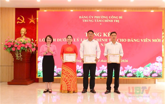 Tổng kết lớp bồi dưỡng lý luận chính trị cho đảng viên mới khóa 2 năm 2026