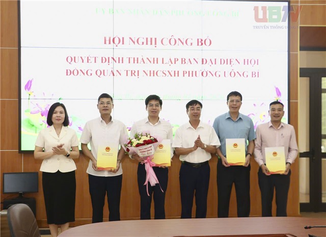 UBND phường Uông Bí công bố quyết định thành lập Ban đại diện HĐQT Ngân hàng chính sách xã hội phường
