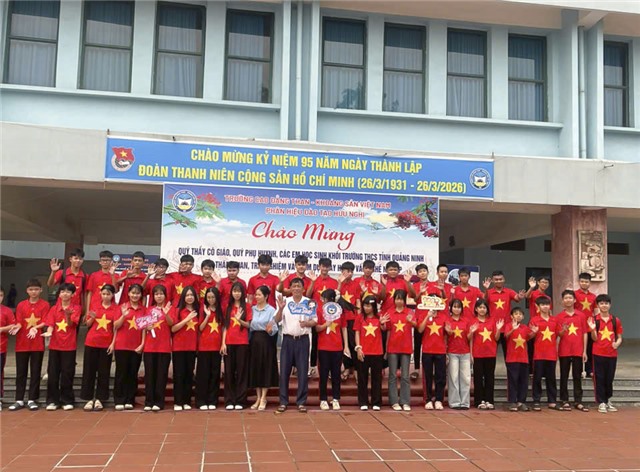 Học sinh khối 9 trường TH - THCS Uông Bí tham quan, trải nghiệm và tham dự ngày hội tư vấn nghề nghiệp tại Trường Cao đẳng than  khoáng sản Việt Nam, phân hiệu hữu nghị
