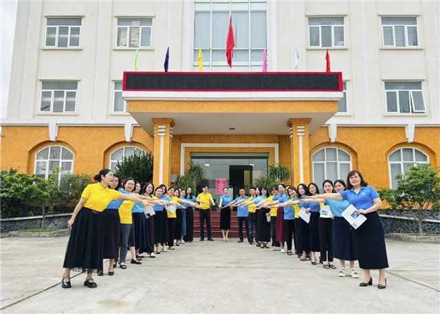 BHXH cơ sở Uông Bí ra quân tuyên truyền, vận động người dân tham gia BHXH tự nguyện, BHYT hộ gia đình 